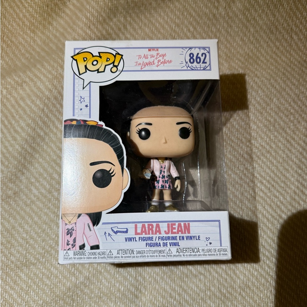 Funko Pop! Lara Jean & Peter Vinyl Figures - Picture 8 of 13